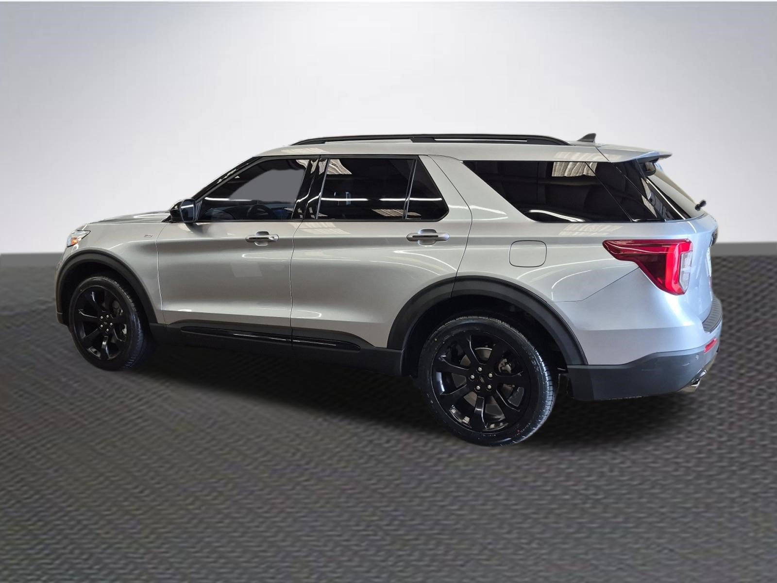 Certified 2022 Ford Explorer ST-Line w/ Class IV Trailer Tow Package AWD/4WD image 5