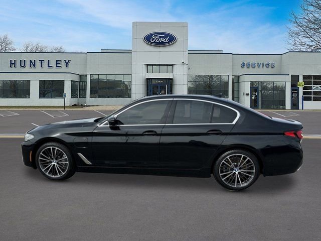 Used 2023 BMW 530e xDrive w/ Premium Package AWD/4WD image 6