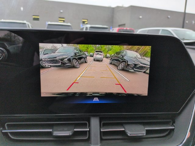 Used 2025 Chevrolet Trax RS w/ Driver Confidence Package FWD image 38
