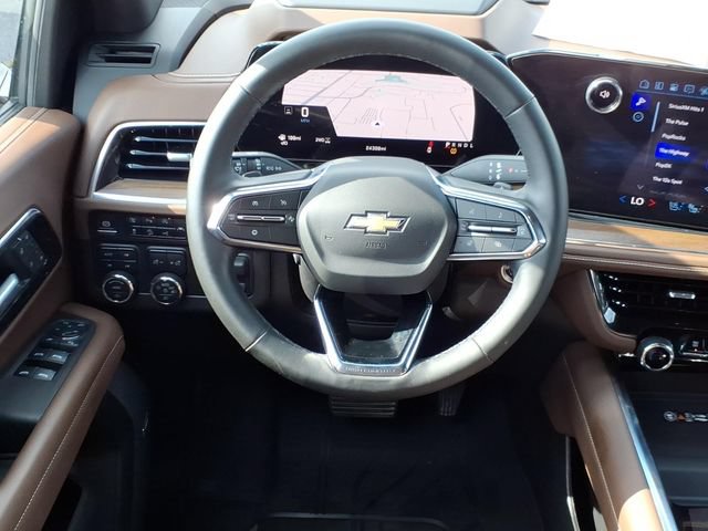 Used 2025 Chevrolet Suburban High Country AWD/4WD image 15