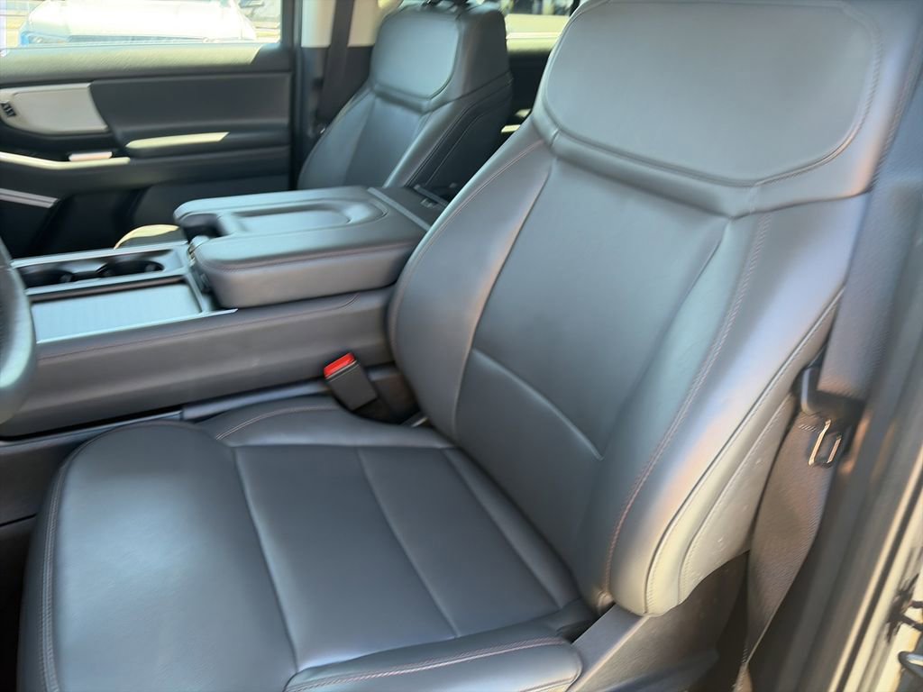 Certified 2025 Ford Expedition Active AWD/4WD image 12
