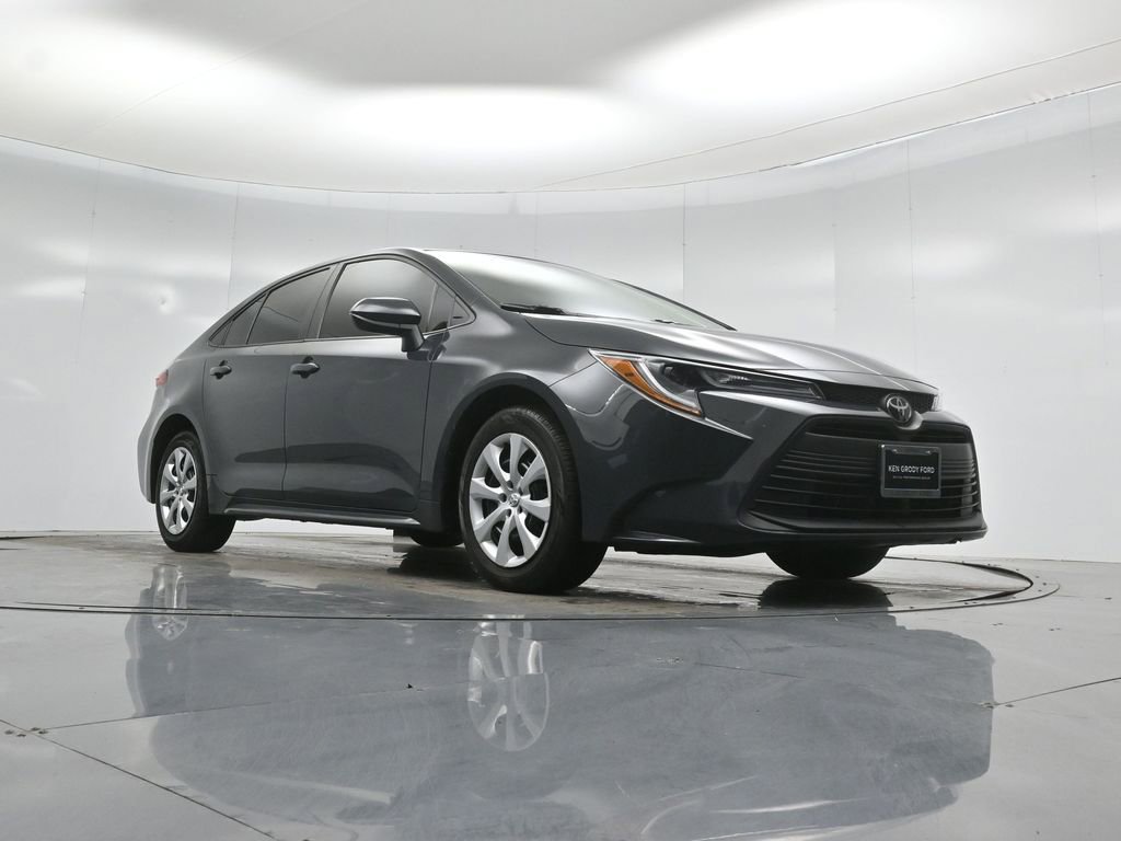 Used 2024 Toyota Corolla LE image 43