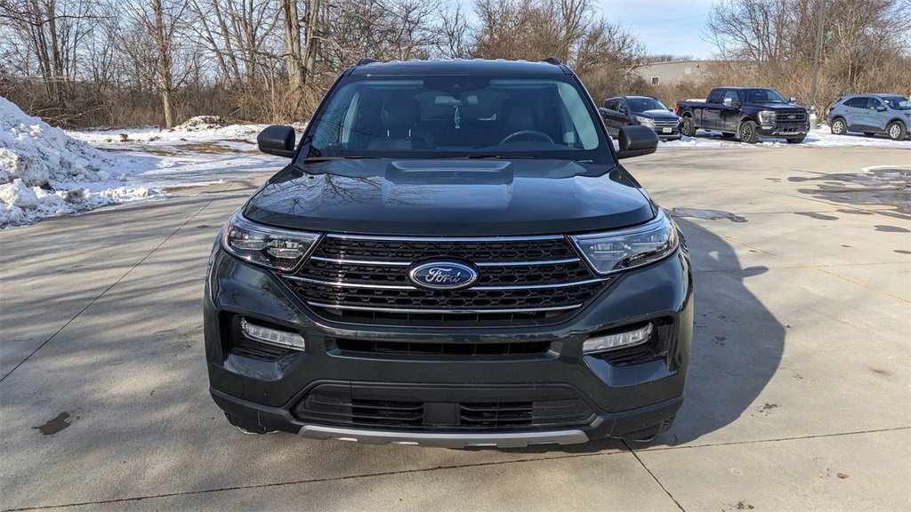 Certified 2022 Ford Explorer XLT w/ Equipment Group 202A image 8