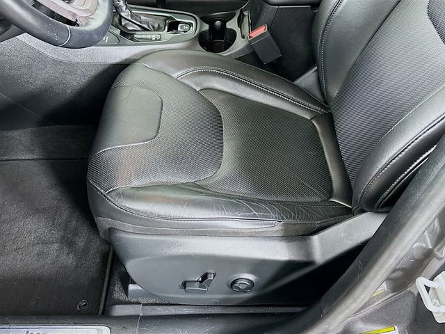 Used 2020 Jeep Cherokee Limited image 26