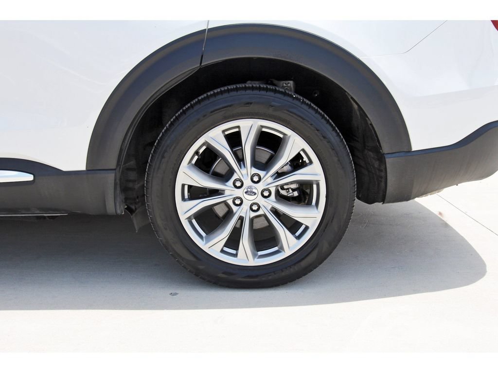 Certified 2023 Ford Explorer XLT w/ Equipment Group 202A RWD image 31