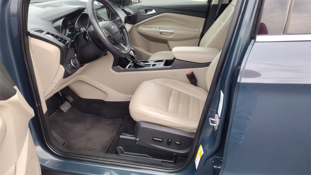 Certified 2019 Ford Escape Titanium image 11