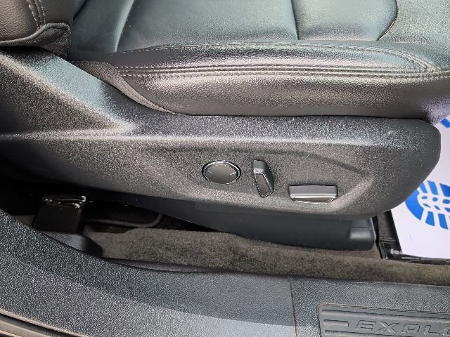 Certified 2018 Ford Explorer XLT w/ Equipment Group 202A image 29