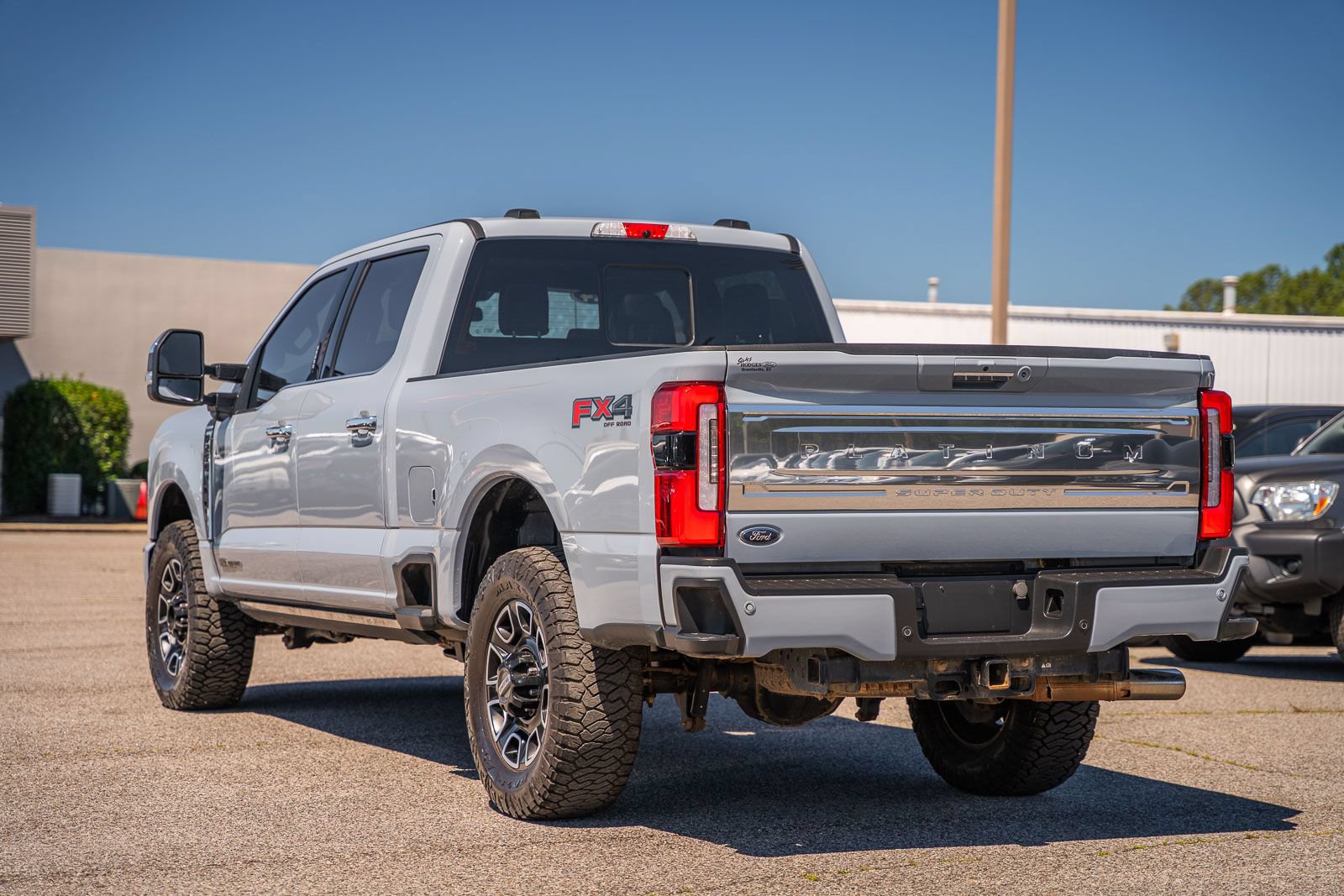 Certified 2024 Ford F250 Platinum w/ FX4 Off-Road Package AWD/4WD image 5
