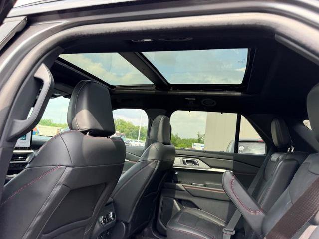 Certified 2025 Ford Explorer ST AWD/4WD image 12