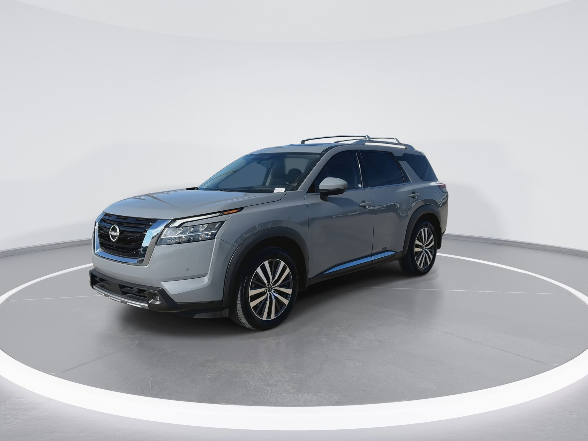 Used 2022 Nissan Pathfinder Platinum w/ Cargo Package image 9