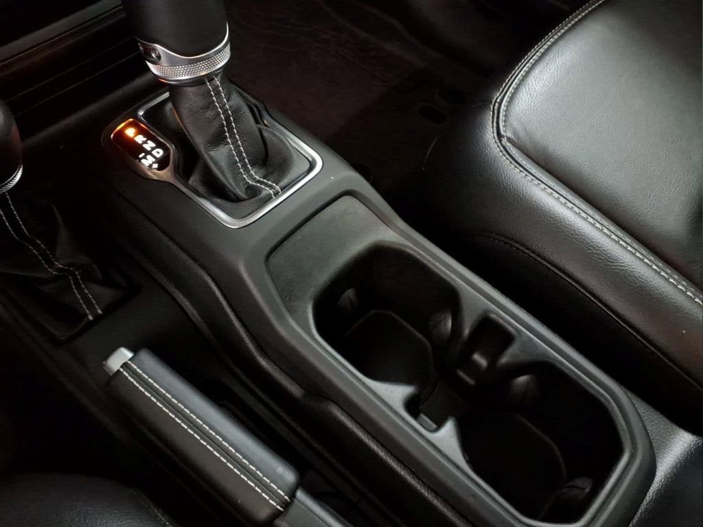 Used 2023 Jeep Wrangler Unlimited Sahara w/ Cold Weather Group AWD/4WD image 15