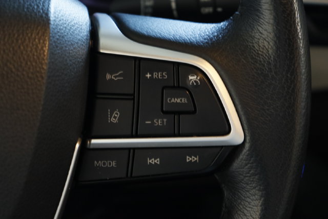 Used 2021 Toyota Sienna XLE FWD image 16