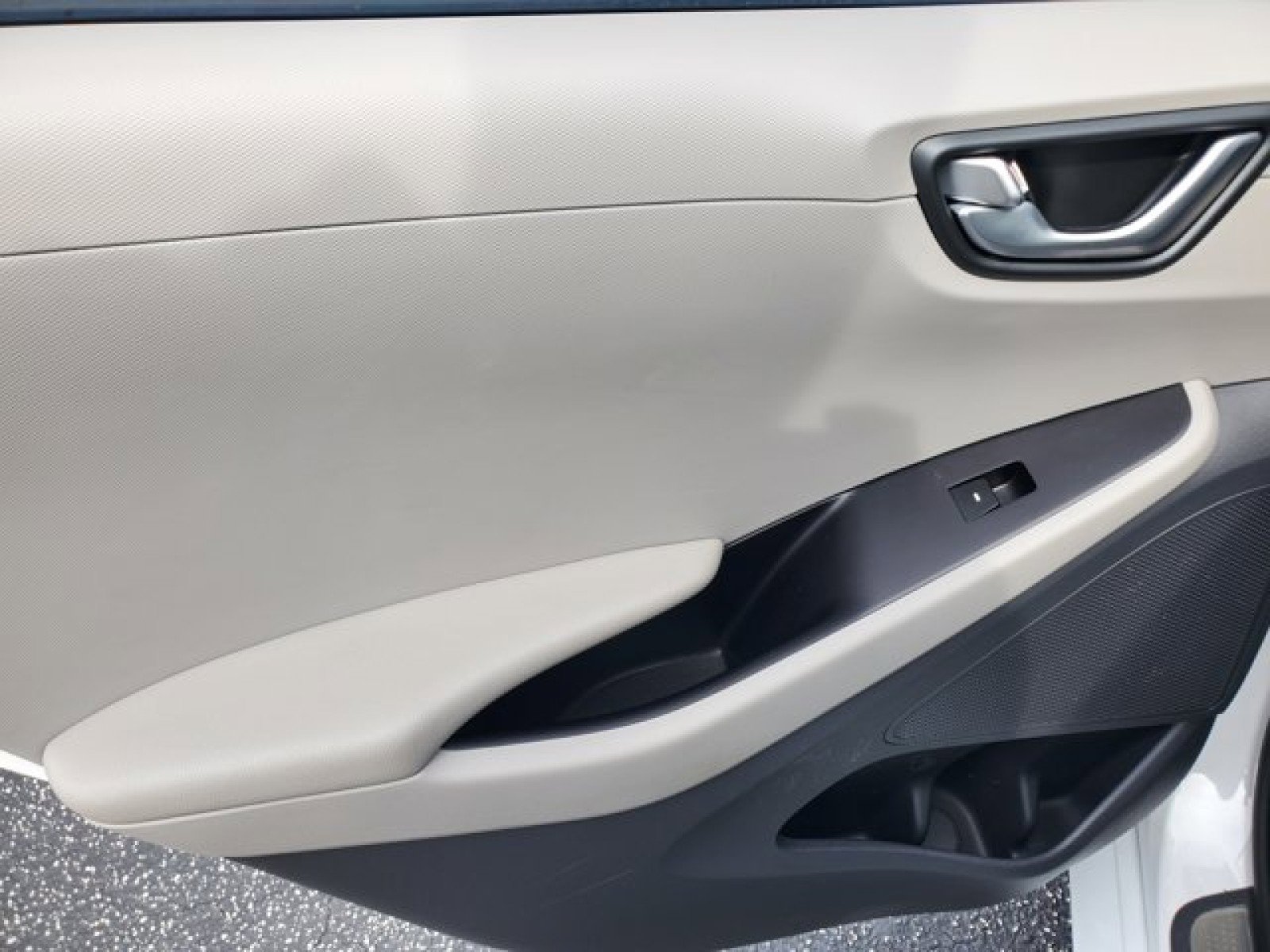 Used 2019 Hyundai Ioniq Limited w/ Ultimate Package 02 image 31