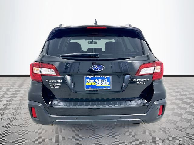 Used 2018 Subaru Outback 3.6R Touring image 4