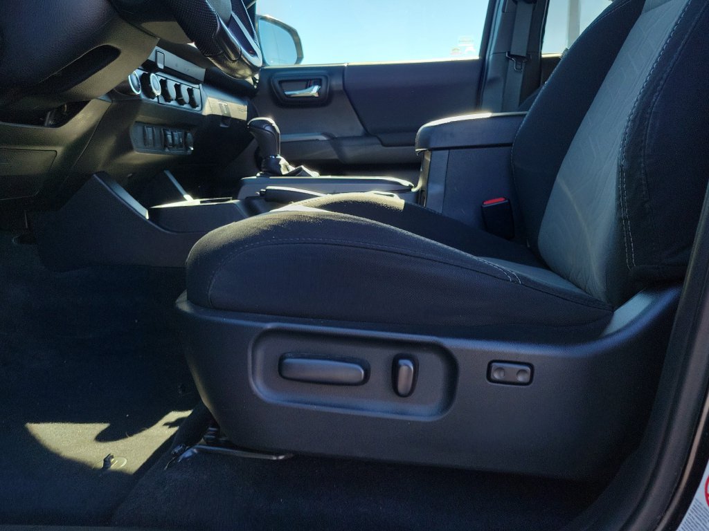 Used 2020 Toyota Tacoma TRD Sport AWD/4WD image 20