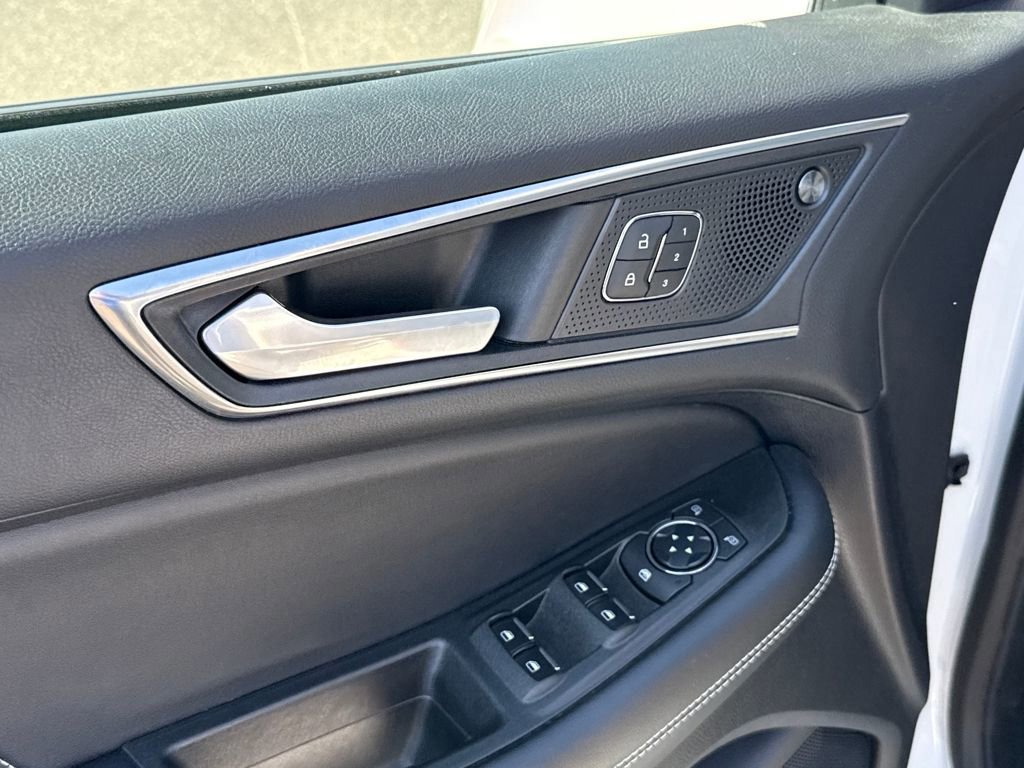 Certified 2022 Ford Edge ST w/ Equipment Group 401A image 17