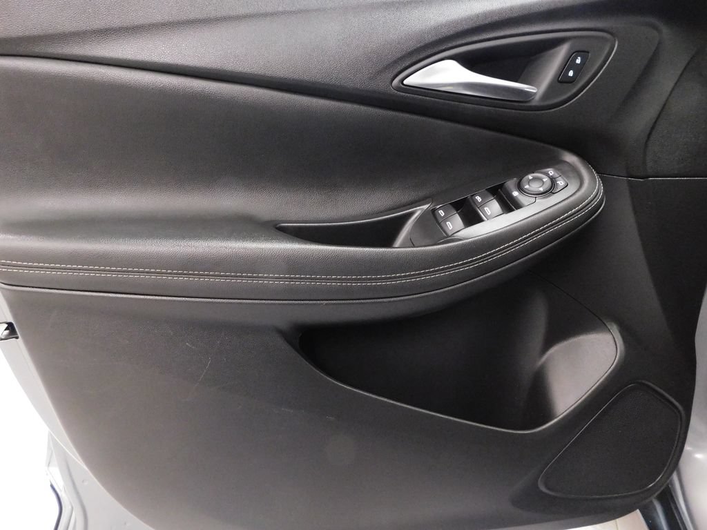 Used 2025 Buick Encore GX Preferred FWD image 13
