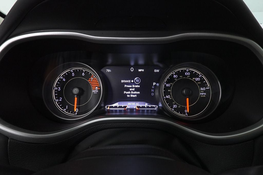 Used 2017 Jeep Cherokee Overland AWD/4WD image 18