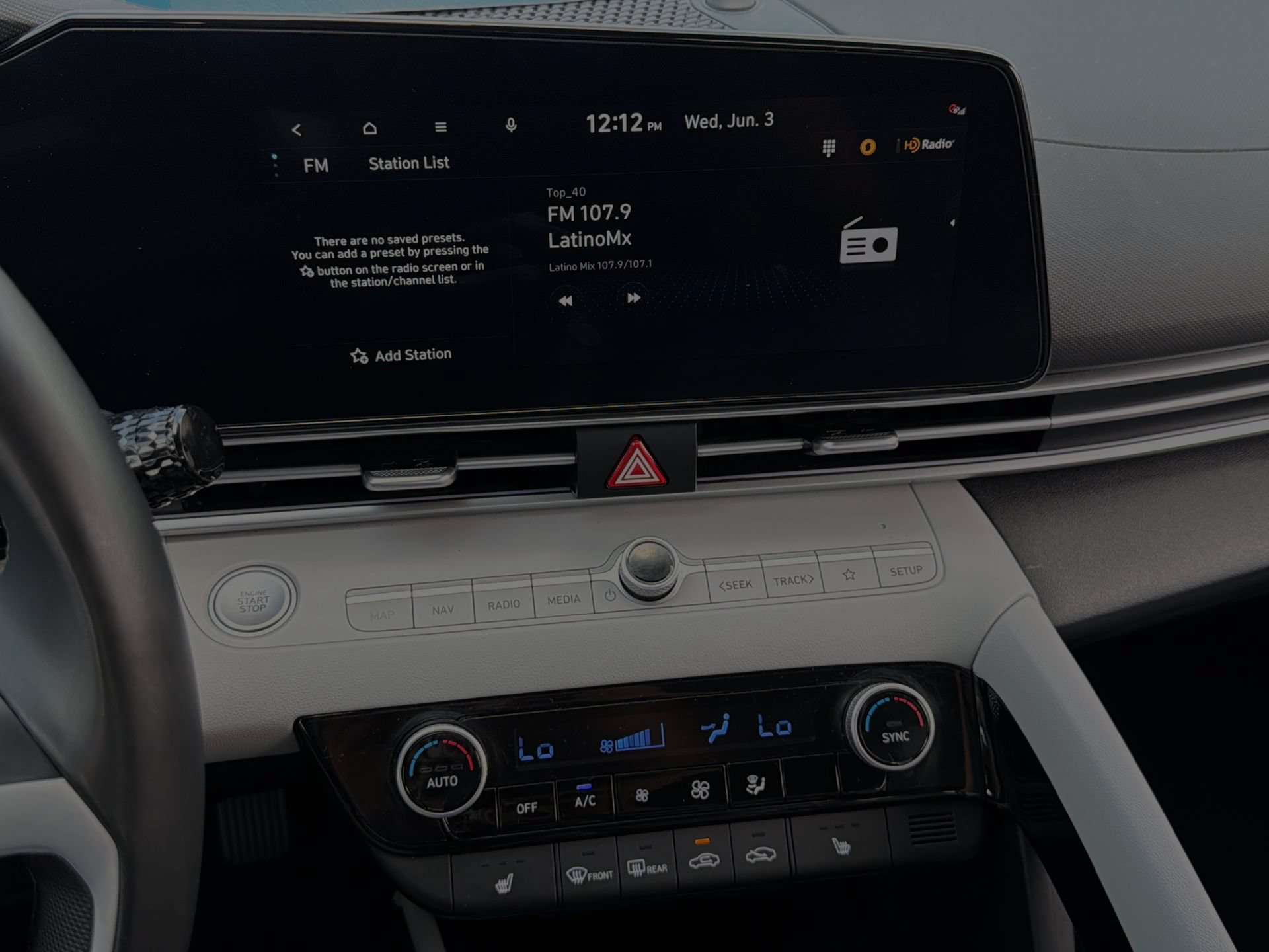 Used 2025 Hyundai Elantra Limited FWD image 16