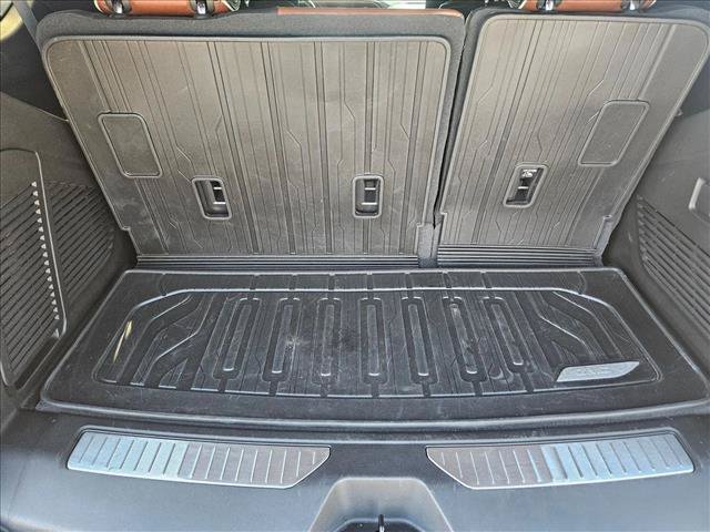 Used 2023 GMC Yukon Denali Ultimate AWD/4WD image 6