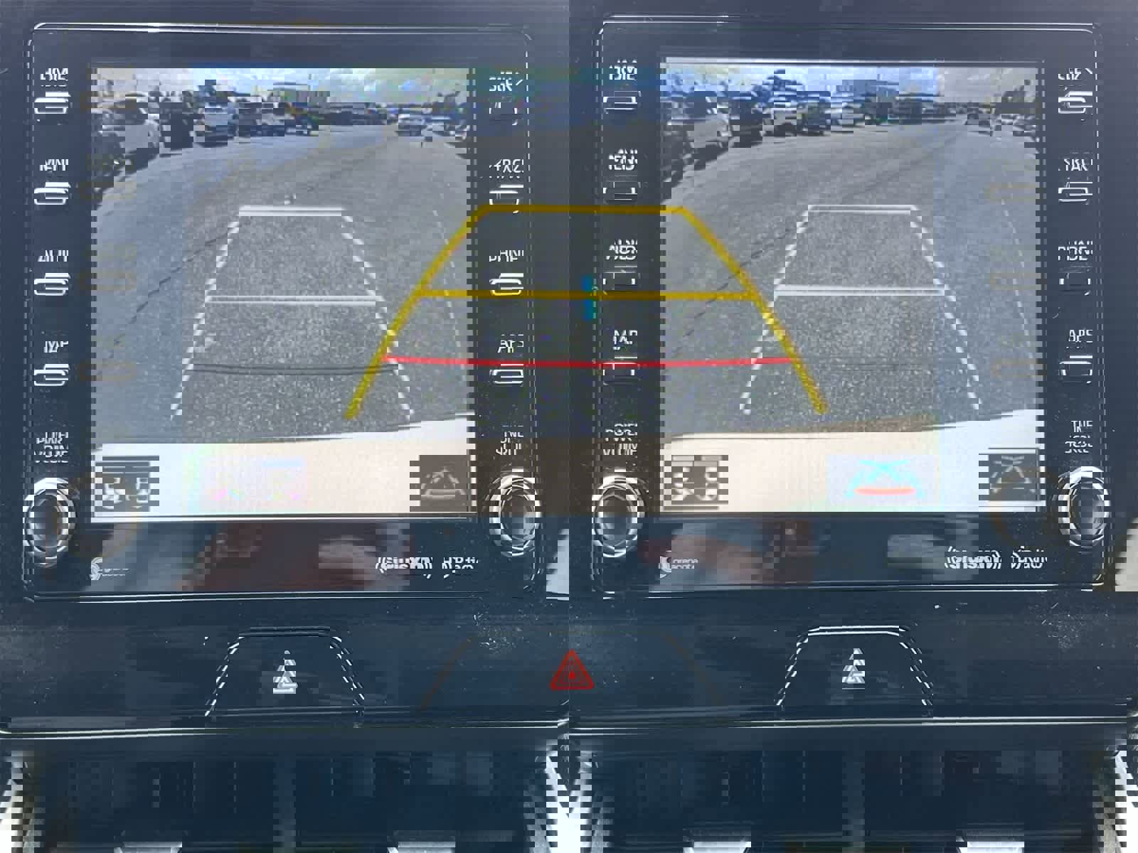 Used 2021 Toyota Venza LE image 29