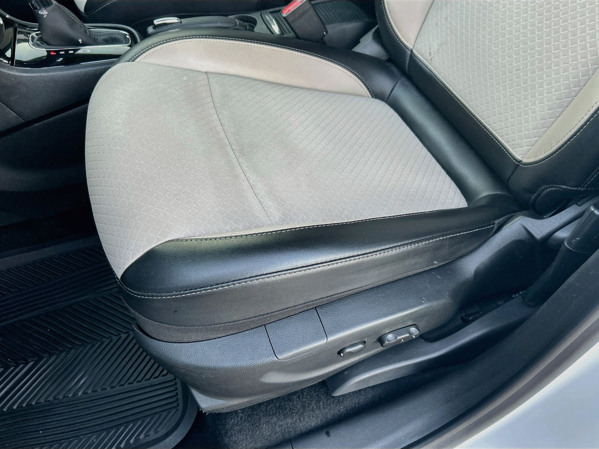Used 2022 Buick Encore Preferred w/ Safety Package AWD/4WD image 19