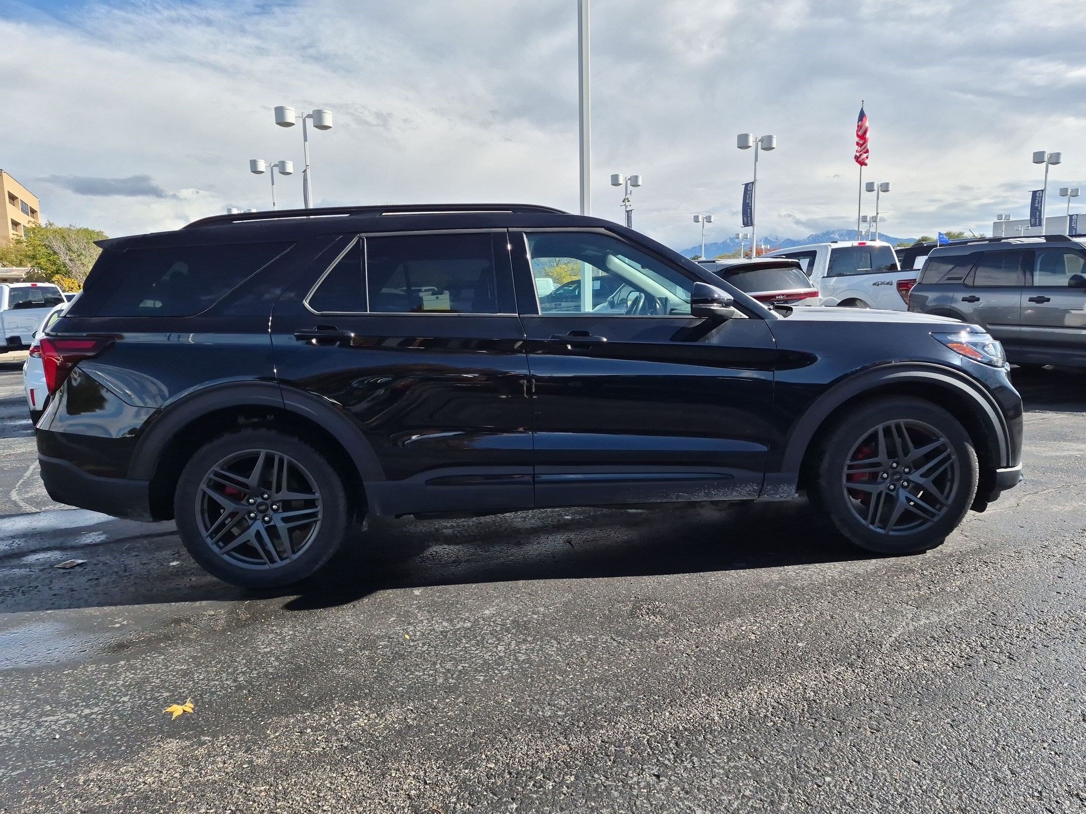 Certified 2025 Ford Explorer ST AWD/4WD image 2