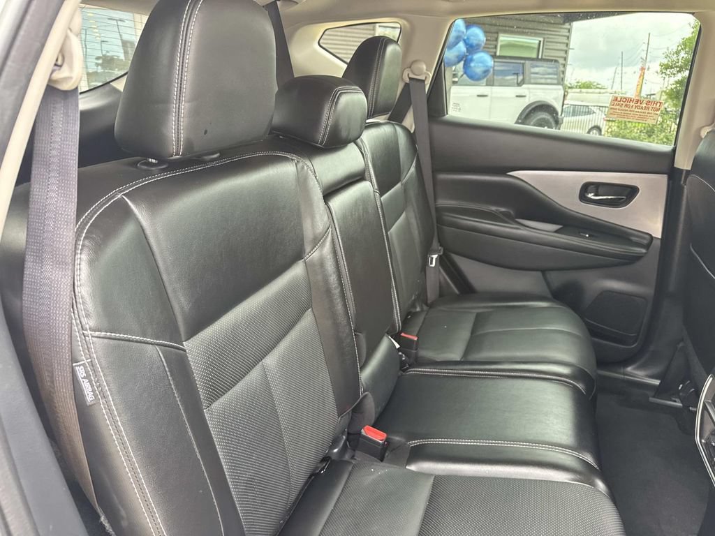 Used 2020 Nissan Murano SL w/ Moonroof Package FWD image 13