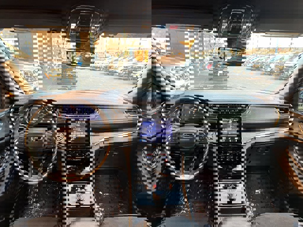 Used 2023 Jeep Grand Cherokee Altitude image 32