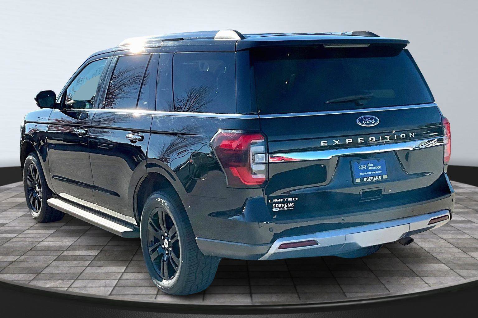 Certified 2024 Ford Expedition Limited image 4