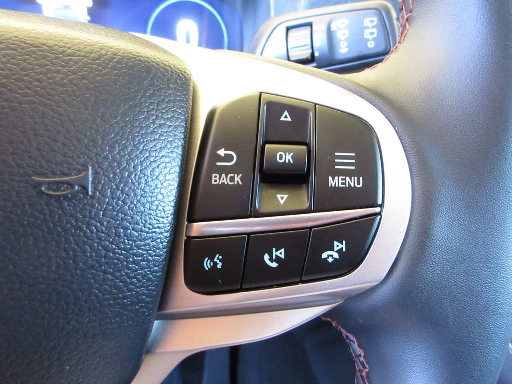 Certified 2025 Ford Explorer Active RWD image 16