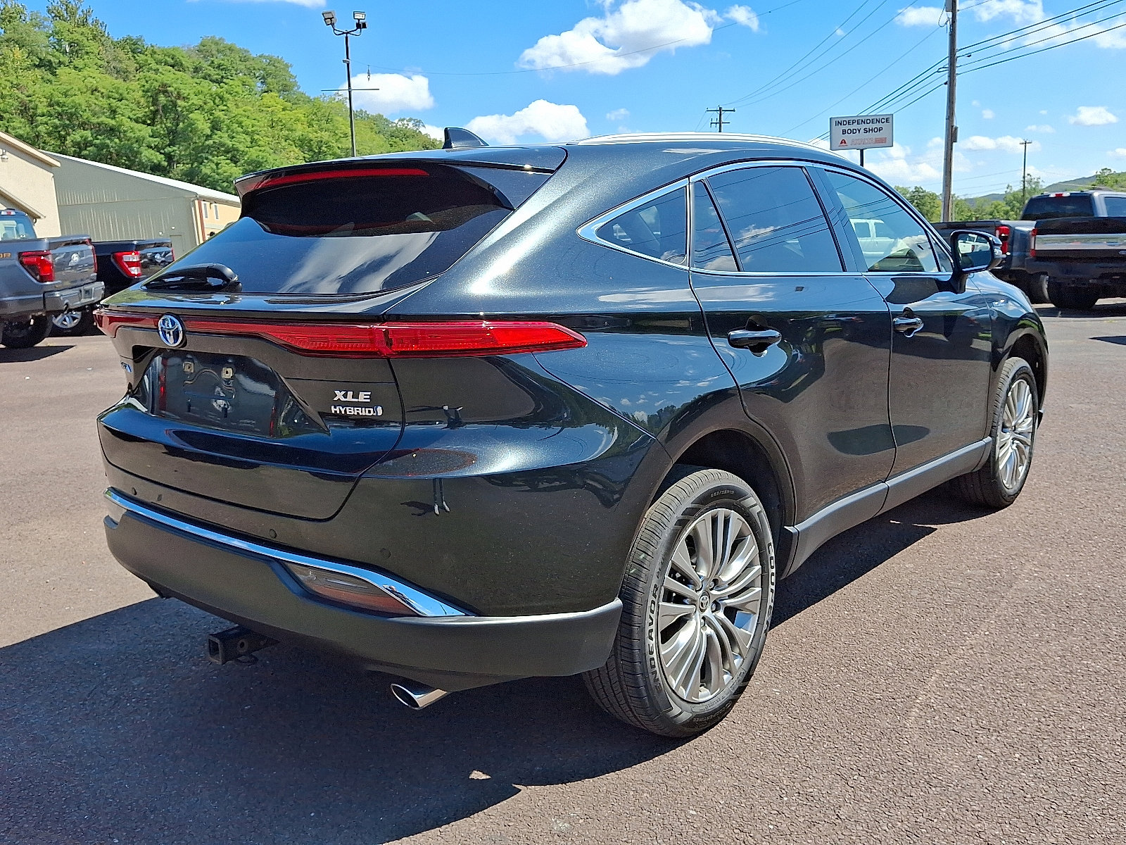 Used 2021 Toyota Venza XLE image 10