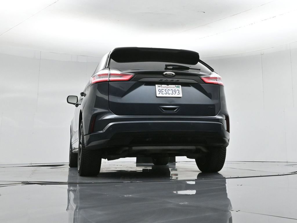 Certified 2022 Ford Edge SE w/ Black Appearance Package image 15