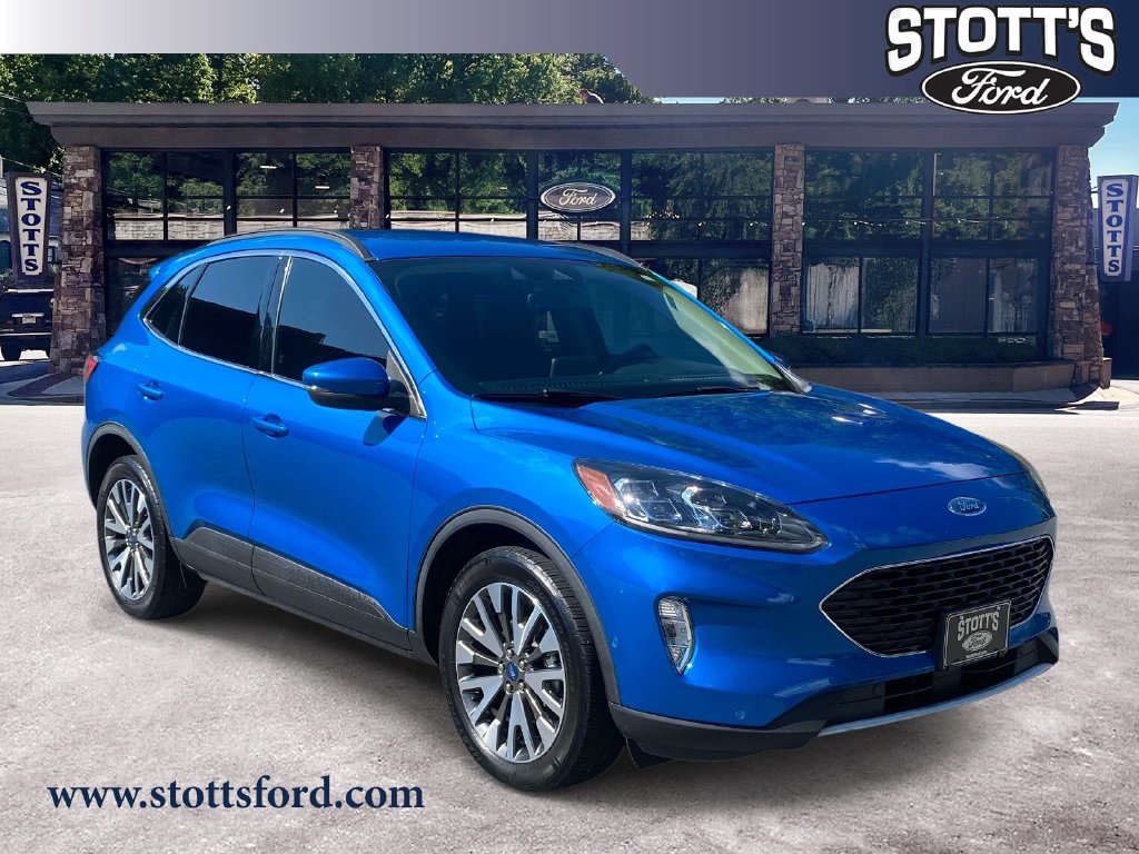 Certified 2020 Ford Escape Titanium AWD/4WD image 1