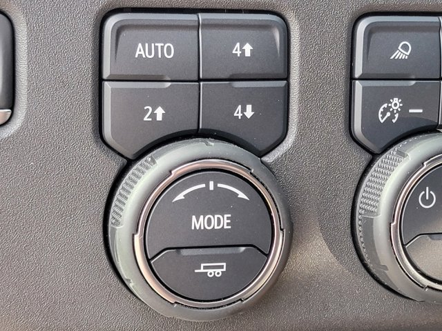 Used 2024 Chevrolet Silverado 1500 LT Trail Boss w/ Convenience Package II AWD/4WD image 7