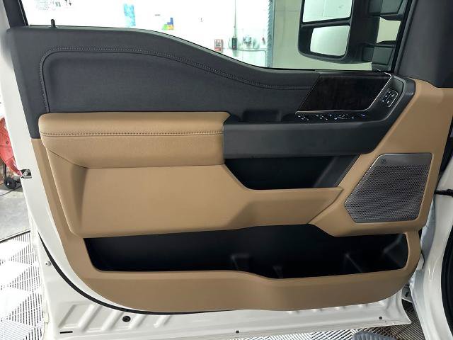 Certified 2023 Ford F250 Lariat w/ Lariat Ultimate Package AWD/4WD image 17