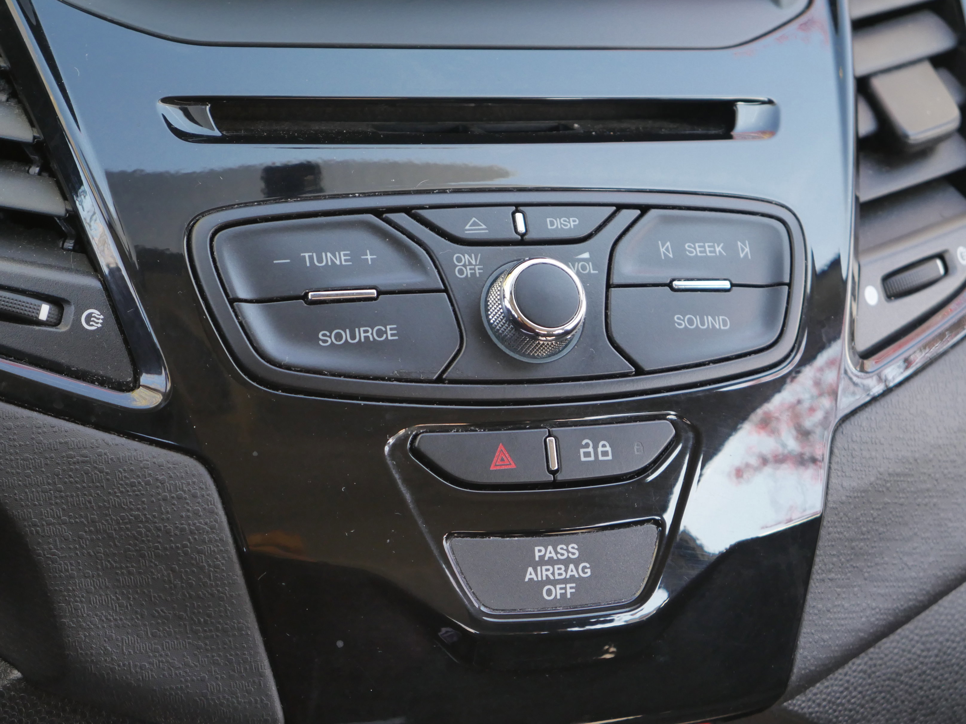 Certified 2019 Ford Fiesta SE w/ Equipment Group 201A FWD image 17