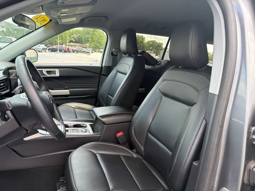Certified 2024 Ford Explorer XLT w/ Equipment Group 202A AWD/4WD image 11