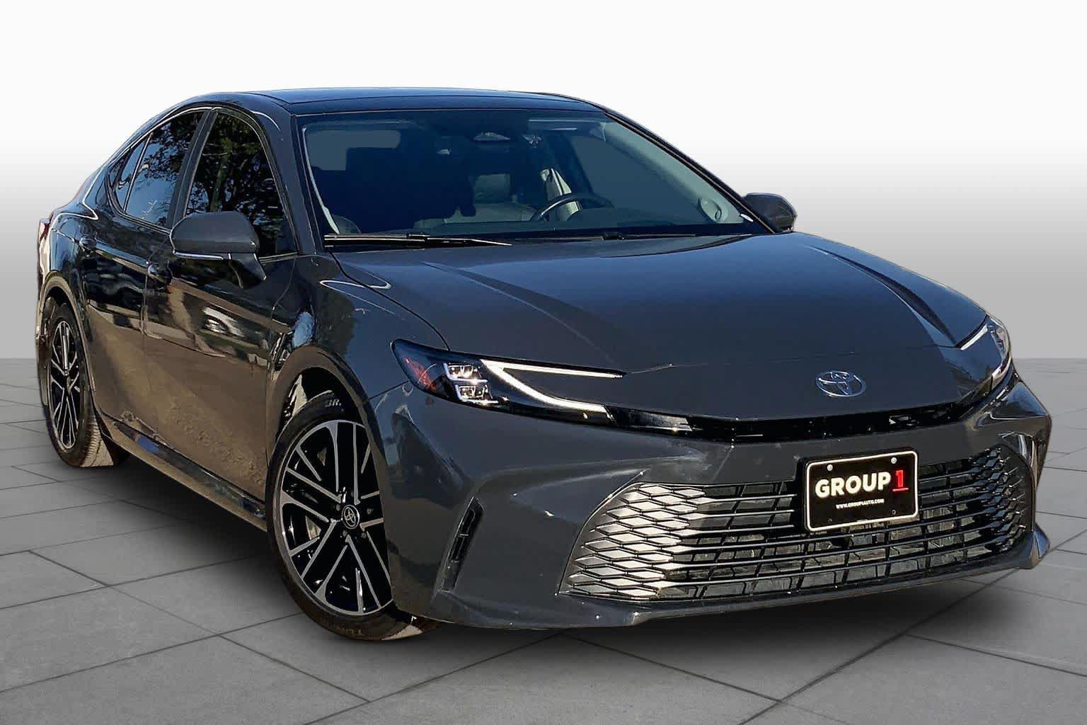 Used 2025 Toyota Camry XLE w/ Premium Package FWD image 3
