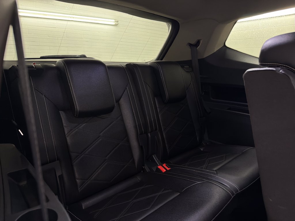 Used 2025 Volkswagen Atlas SE FWD image 29