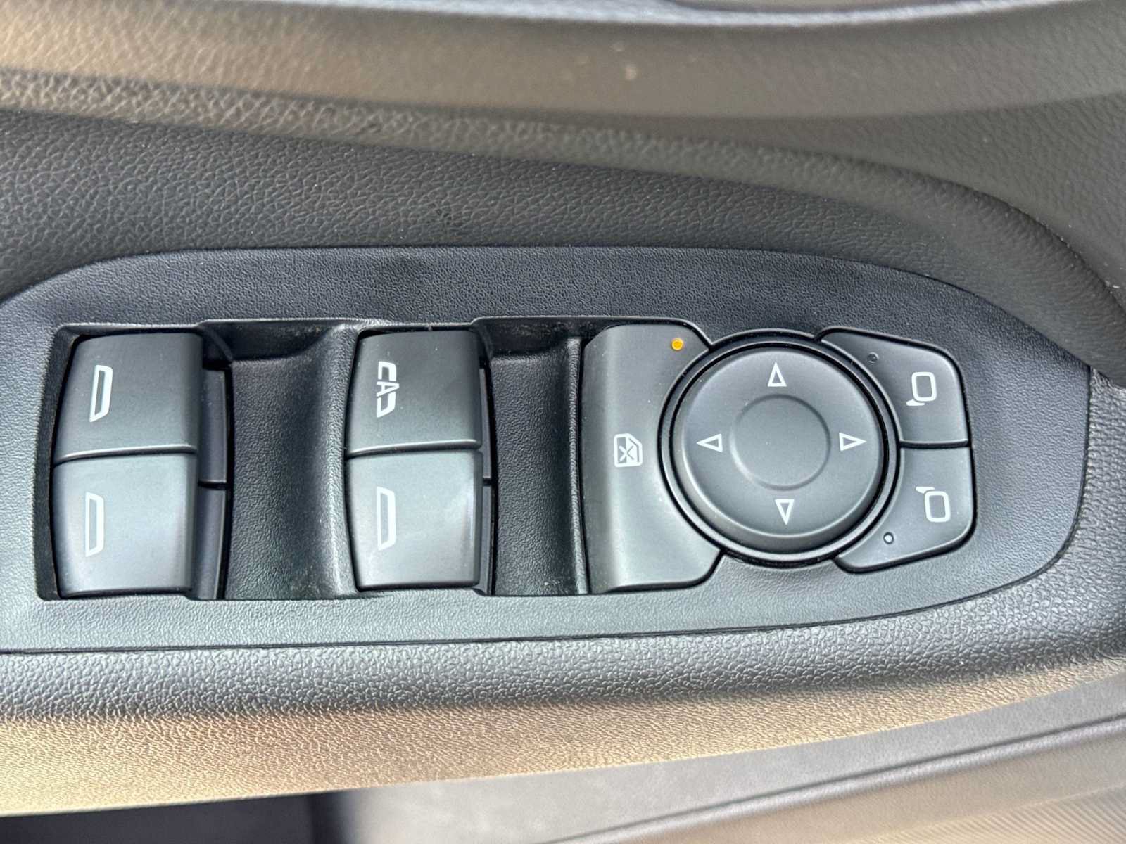 Used 2019 Chevrolet Equinox LT AWD/4WD image 16