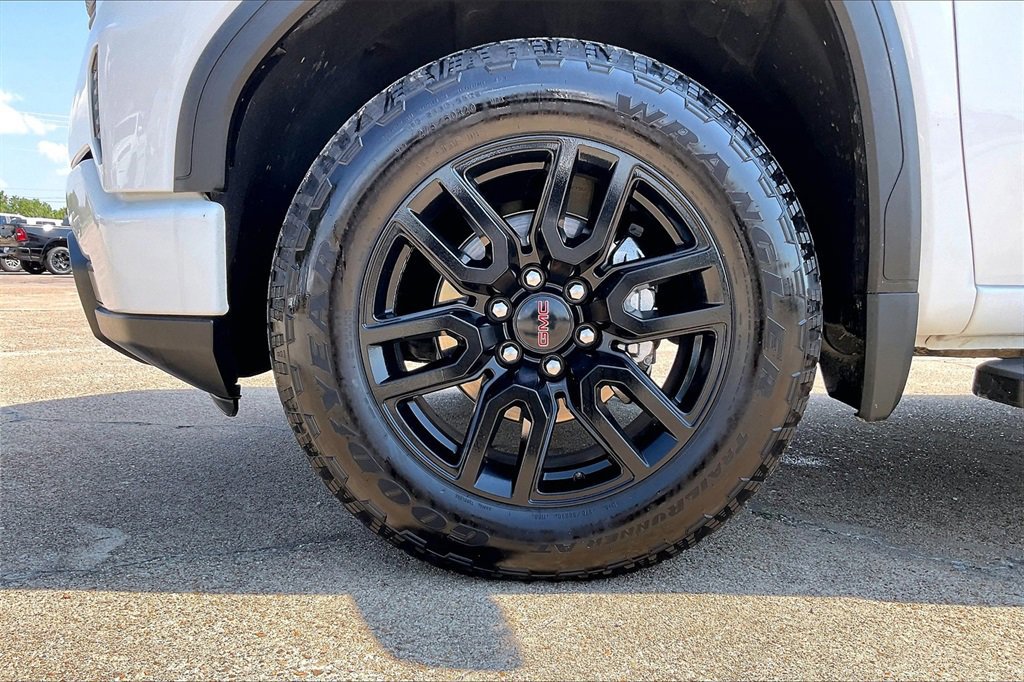 Used 2023 GMC Sierra 1500 Elevation image 35