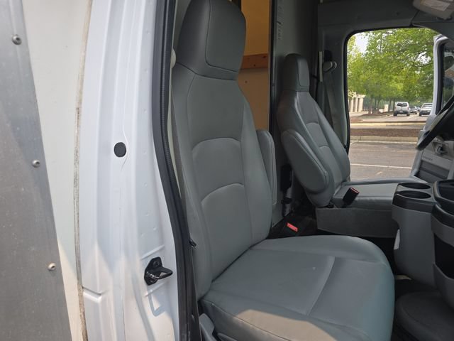 Certified 2017 Ford E-450 and Econoline 450 Super Duty w/ Power Windows & Locks Group RWD image 22