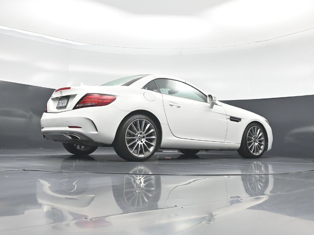 Used 2017 Mercedes-Benz SLC 300 image 43