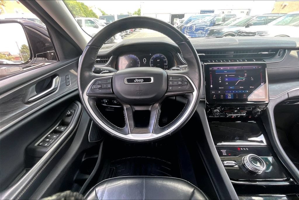 Used 2021 Jeep Grand Cherokee L Limited AWD/4WD image 4