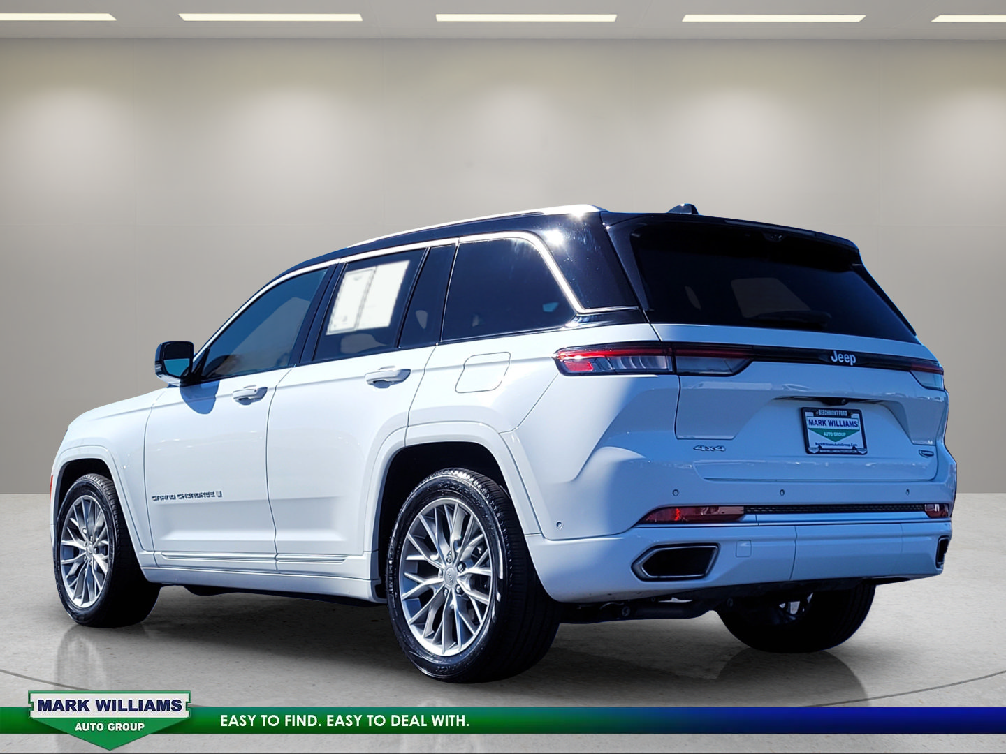 Used 2023 Jeep Grand Cherokee Summit w/ Adv Protech Group IV AWD/4WD image 6