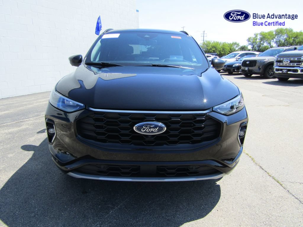 Certified 2023 Ford Escape ST-Line Elite w/ Premium Technology Package AWD/4WD image 5