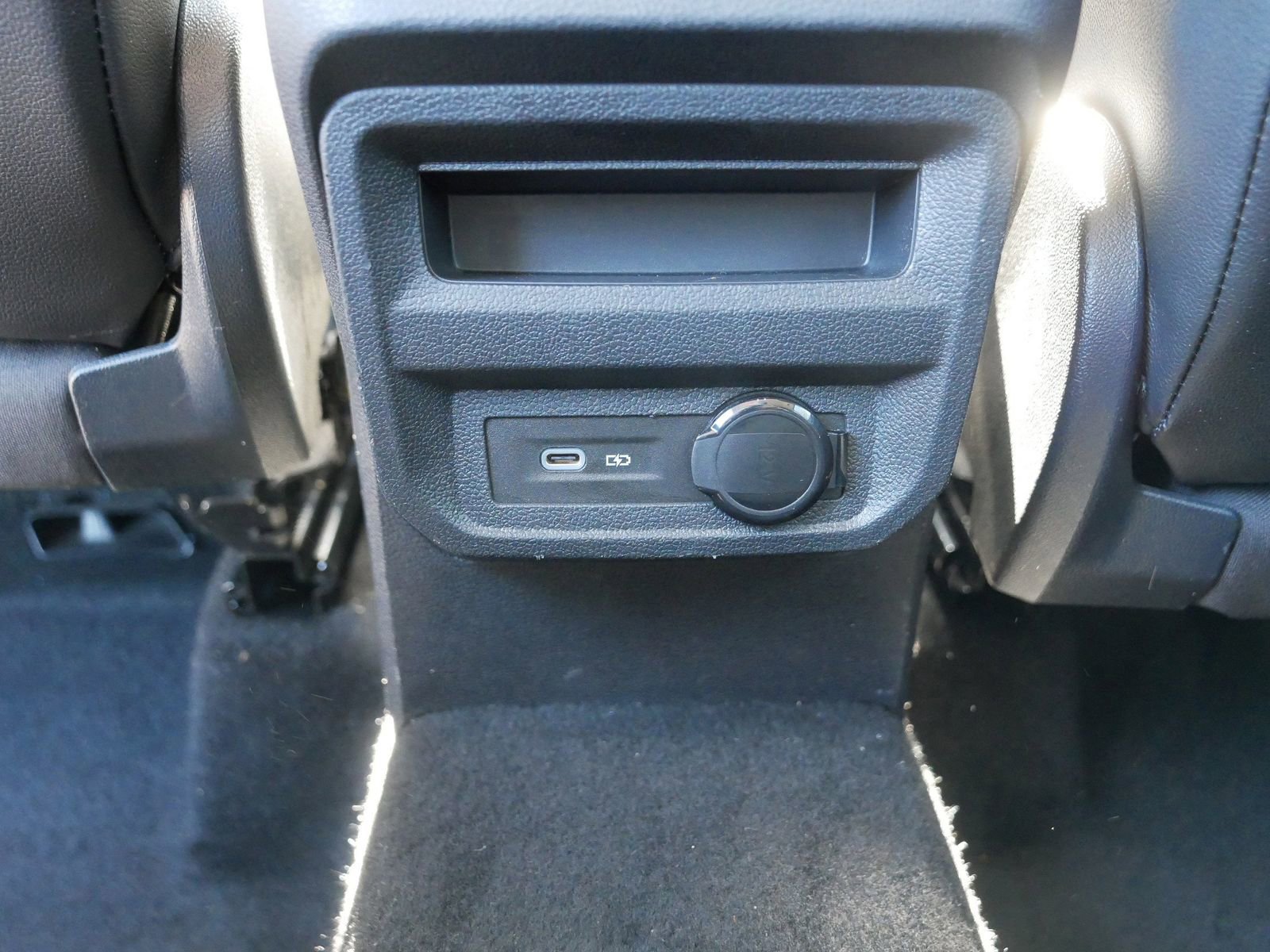 Used 2024 Volkswagen Tiguan SE AWD/4WD image 20