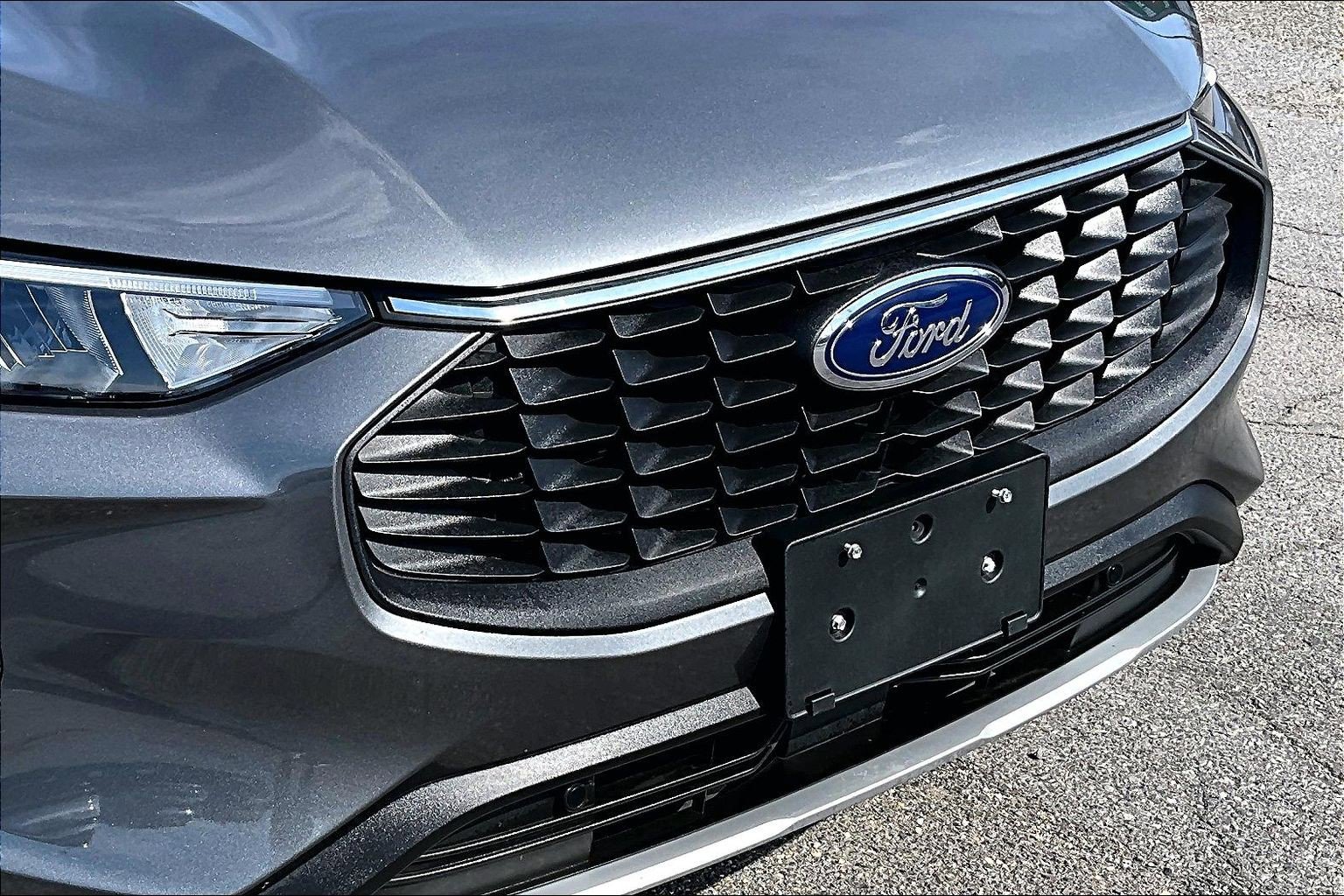 Certified 2025 Ford Escape SE FWD image 28
