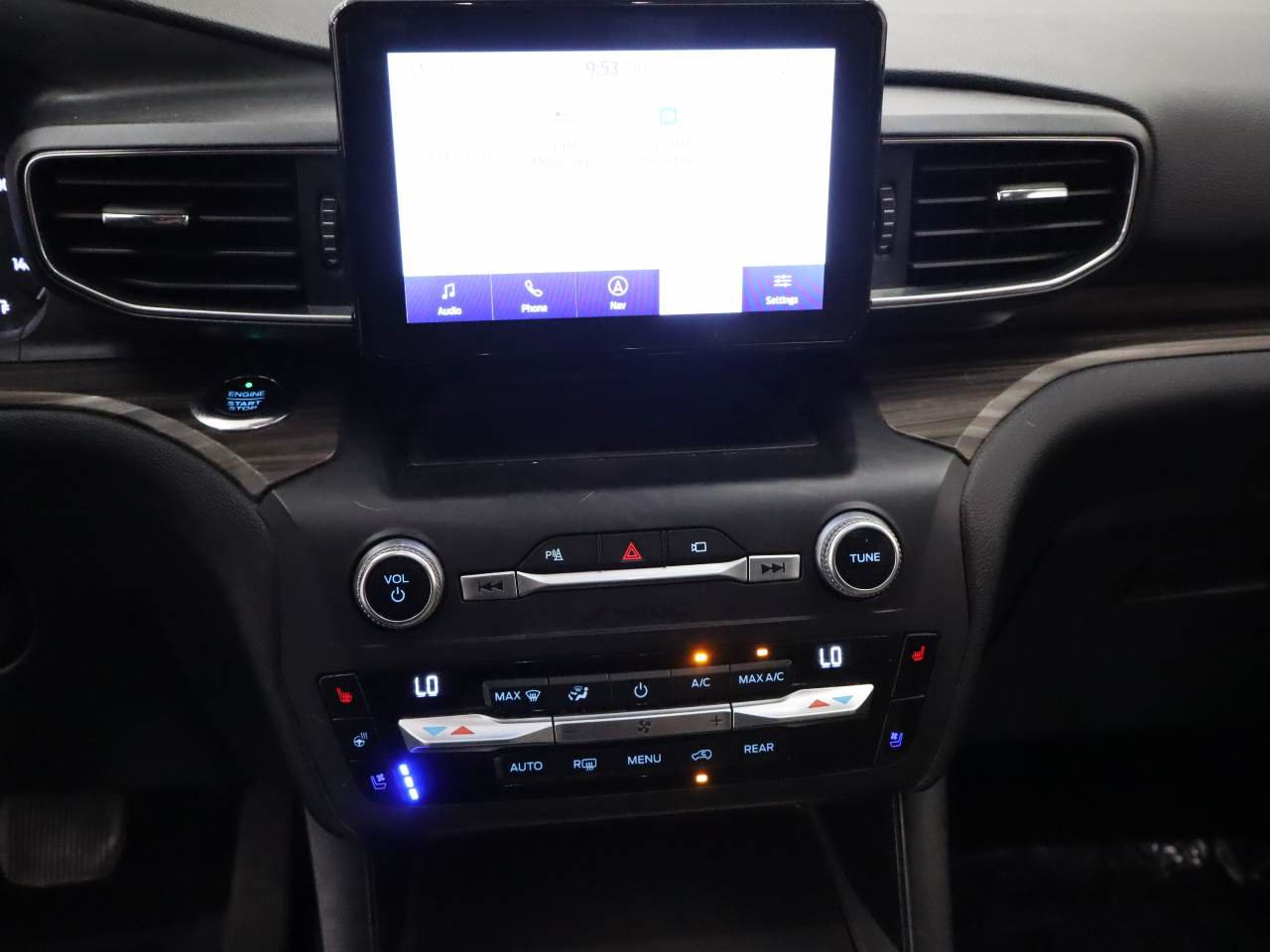 Certified 2020 Ford Explorer Limited AWD/4WD image 10